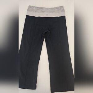 Lululemon Leggings Size 4 Black/Gray Reversible Wide-leg Cropped